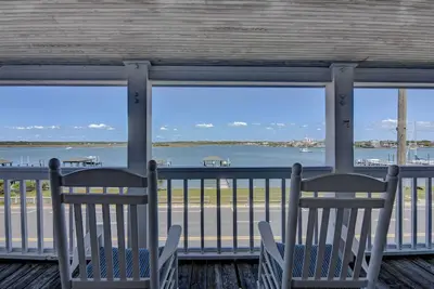 Image de Harbor View-Profitez des meilleurs couchers de soleil sur l'île de ce duplex de niveau supérieur