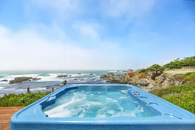 Image de Condo en bord de mer w / bain à remous privé, terrasse meublée et vue - à pied de la plage