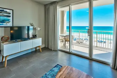 Image de ~ ÉTÉ Disponible ~ Moderne, Plage Voir @Resort w / Pool ~ Hotub ~ Salle de sport + Avantages Vip Gratuits!