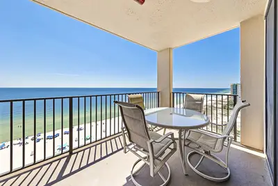 Image de Vues spectaculaires du balcon privé sur la plage | Temps pour s'évader | Mes escapades sur la plage
