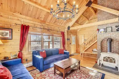 Image de Cozy Log Cabin, à 5 minutes du village de Stowe