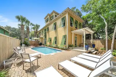 Image de Kingdom Come 3 Story Gulf View & Heated Pool next to Seaside!