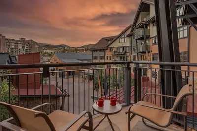 Image de Un endroit pour les bateaux à vapeur: \"Grouse Mountain\" - 4br - Ski-in / ski-out de luxe