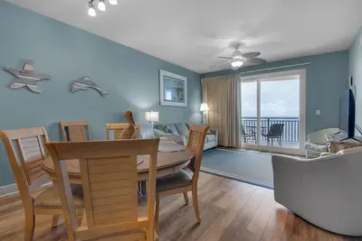 Image de Condo Beachfront! ! ! Ouvert 8 \/ 25-29! Jusqu'à 8 personnes!