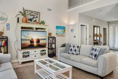 Image de ~ Courte promenade au village de Baytowne Wharf ~ Tram Gratuit & Wifi