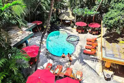 Image de Bamboo Hotel - Studio Queen avec Balcon - Étapes de la plage de Waikiki