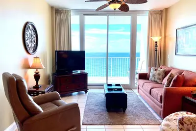 Image de Lighthouse 1405 - Condo mis à jour! Portes coulissantes en verre du sol au plafond. 2bd, plus la chambre avec lits superposés pour enfants.