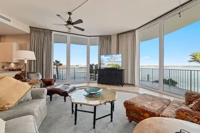 Image de Caribe Penthouse D107-Westerly Bay View, Large Terrace, Lazy River, Pool Slides!