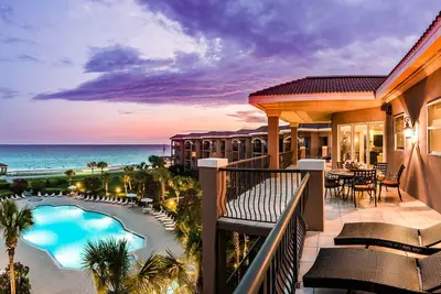 Image de Des vues imprenables sur le Golfe, sans obstacle! Balcon massif! Penthouse Condo!