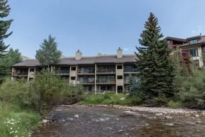 Image de Emplacement, emplacement, emplacement, sur Gore Creek, vue fantastique sur la montagne de Vail!