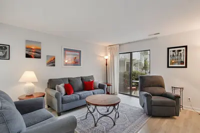 Image de Courtside 10 - Rez-de-chaussée - À quelques pas de la plage