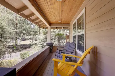 Image de Westside Walkable - Perfect Bend Bungalow - Cheminée, A / C, marchez vers tout!