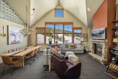 Image de Penthouse à la base | Ski In \\ Ski Out | 3bd | Chambre à étaler | Vues sur les pentes