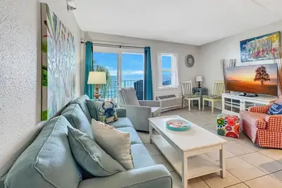 Image de Emerald Skye 52 - Condo joliment décoré en bord de mer.