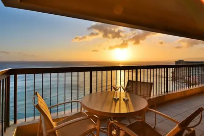 Image de Spectaculaire Diamond Head et l'océan! Un parking gratuit!