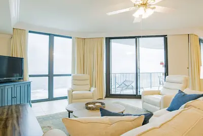 Image de Vues incroyables! ! Étage Penthouse! ! Phoenix Ix! !