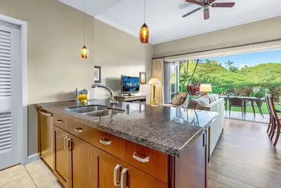 Image de Maui Resort Rentals: Honua Kai Konea 136 - Rez-de-chaussée 1br avec pelouse + piscines faciles / accès à la plage