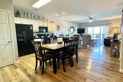Image de 3 Br, 2 Bath Condo sur le lac Table Rock avec accès au quai