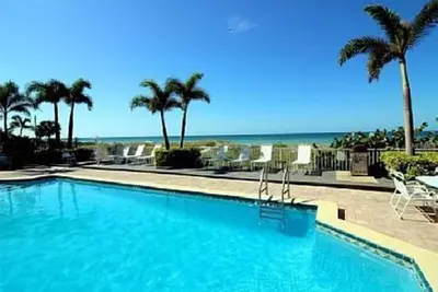 Image de Beautiful Condominium on the Beach, Couchages 7 Sunset Paradise Condominium 09