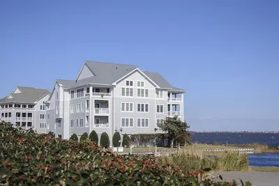 Image de Sound, Mind and Bodie: Pirates Cove condo, piscine communautaire, soundside.