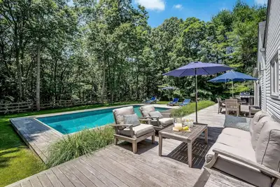 Image de Chic Bridehampton Designer primitive maison + chauffage de piscine gratuit!