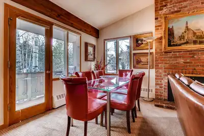 Image de Magnifique Condo avec mezzanine, à pied de l'école de ski et du village de Vail | Vail Trails East 6