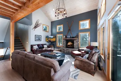 Image de Luxury Home on Creek - Table de billard \/ Jacuzzi \/ Fire Fire \/ Salle de jeux pour enfants