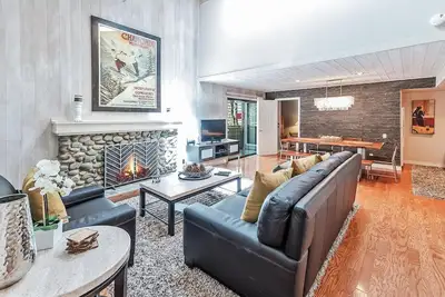 Image de Incline Village: Forest Pines Condominium - Marchez vers le lac.