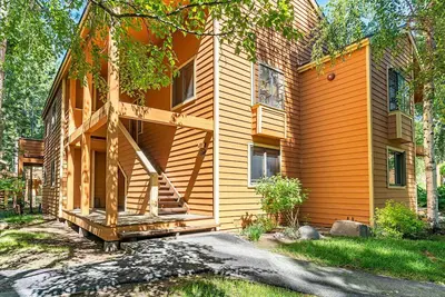 Image de Incline Village: McCloud Appartement. 2 chambres, 2 salles de bains. Marchez vers le lac.