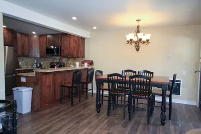 Image de Mammoth Ski & Racquet Club # 12 - Animaux Okay! : 2 Br / 2 Ba Ă Mammoth Lakes, pour 6 personnes