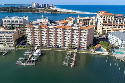 Image de Waterfront Breeze Condo - Piscine et vues incroyables!
