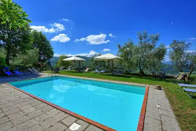 Image de Appartement avec piscine, Wifi, Tv, patio, vue panoramique, parking, près de Greve In Chianti