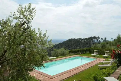 Image de Maison de vacances privée avec Wifi, piscine privée, climatisation, Tv, terrasse, près de Lucques