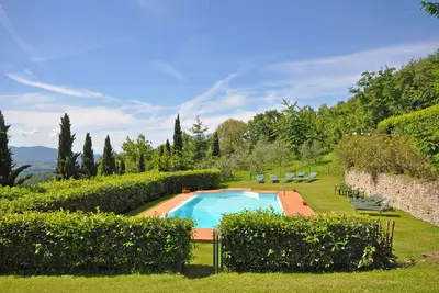 Image de Agréable appartement avec Wifi, piscine, Tv, vue panoramique et parking, près de Arezzo