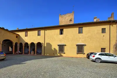 Agréable appartement avec climatisation, Wifi, Tv, vue panoramique, parking, près de San Gimignano