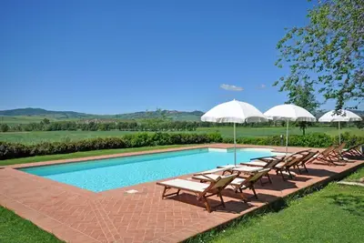 Image de Agréable appartement avec Wifi, piscine, Tv, vue panoramique et parking, près de Montepulciano