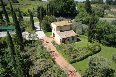 Appartement avec piscine, climatisation, Wifi, Tv, animaux admis, parking, près de San Gimignano