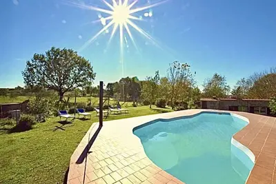 Image de Belle maison de vacances privée avec piscine privée, Wifi, animaux admis, vue panoramique, parking