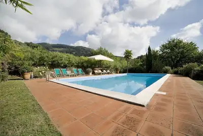 Belle maison de vacances privée avec climatisation, bain à remous, piscine privée, Tv, patio