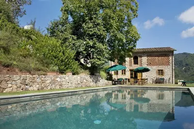 Image de Maison de vacances privée avec Wifi, piscine privée, Tv, patio, vue panoramique, près de Lucques