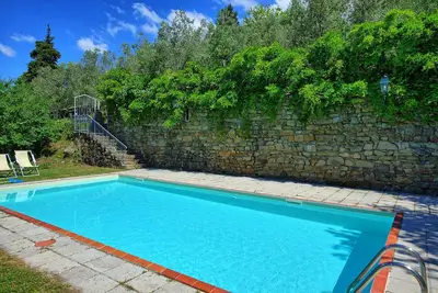 Image de Agréable appartement avec Wifi, piscine, Tv, animaux admis et parking, près de Greve In Chianti