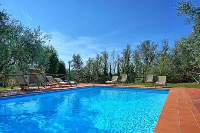 Image de Bel appartement avec Wifi, piscine, Tv, animaux admis, vue panoramique, parking, près de Florence