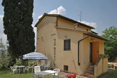 Image de Bel appartement pour 4 personnes avec Wifi, piscine, Tv et parking, près de Florence