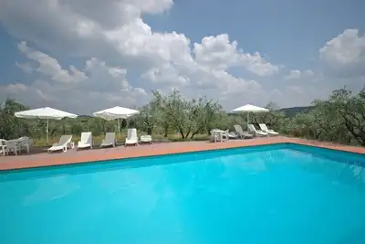 Image de Agréable appartement pour 4 personnes avec Wifi, piscine, Tv et parking, près de Florence