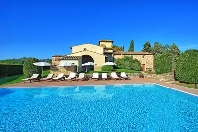 Image de Bel appartement avec piscine, Wifi, Tv, vue panoramique, parking, près de Greve In Chianti