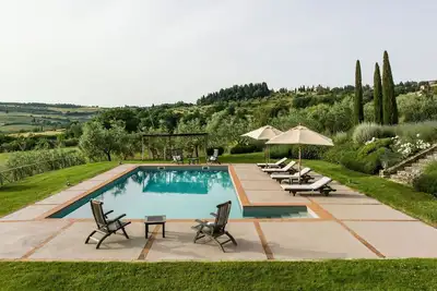 Image de Maison de vacances privée avec Wifi, piscine privée, bain à remous, climatisation, Tv, patio