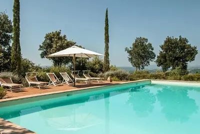 Maison de vacances privée avec climatisation, Wifi, piscine privée, Tv, vue panoramique, parking