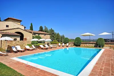 Image de Confortable appartement avec Wifi, piscine, Tv, vue panoramique, parking, près de Greve In Chianti
