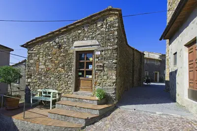 Confortable appartement avec Wifi, climatisation, piscine, Tv et vue panoramique, près de Viareggio