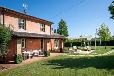 Image de Maison de vacances privée avec piscine privée, climatisation, Wifi, Tv, véranda, près de Lucques